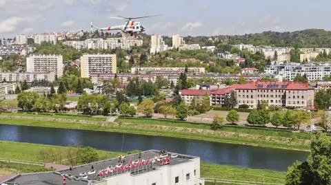 Desant i ewakuacja budynku. W akcji śmigłowiec