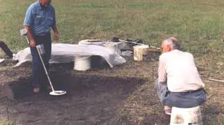 Pionierskie badania z wykrywaczem w Grzybowie, 1999 r. 