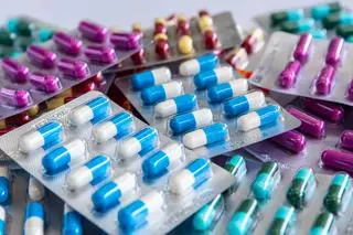 Lekarze ostrzegają przed zażywaniem antybiotyków bez konsultacji lekarskiej