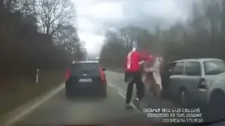Kierowca pobił policjantkę na drodze