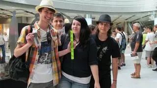 Poza promocjami można było dostać gadżety z symbolem galerii - Profilem Czasu Salvadora Daliego