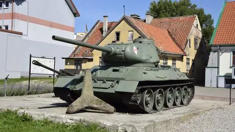 Jeż" stanął przy czołgu T-34