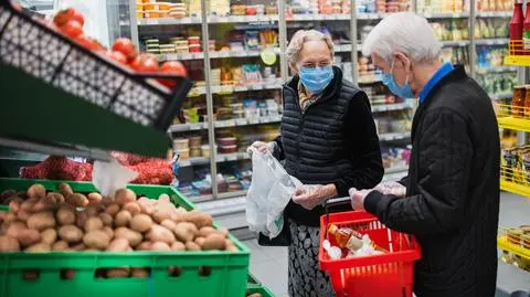 Karta Seniora. Do czego uprawnia i jakie daje zniżki?
