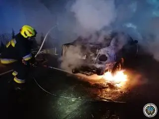 Zaczęło się od płonącego samochodu