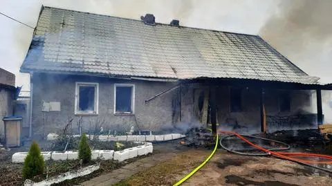 Gasili pożar domu, w środku znaleźli ciało kobiety 