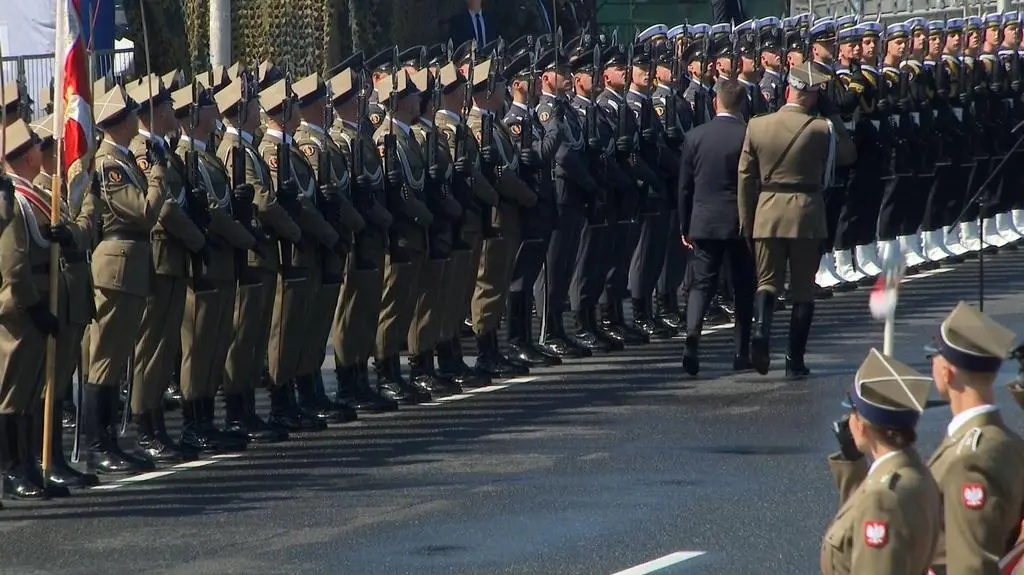 Defilada na Wisłostradzie