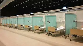 Szpital tymczasowy w Katowicach świeci pustkami