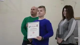 10-letni Miłosz uratował ojczyma. Został nagrodzony przez władze miasta i służby