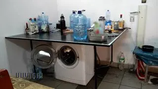 Warunki, w jakich mieszkali cudzoziemcy pracujący na budowie Olefin III