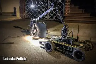 W działaniach wykorzystano specjalnego robota pirotechnicznego