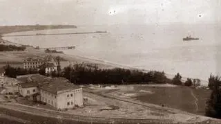 Widok z Kamiennej Góry na port tymczasowy