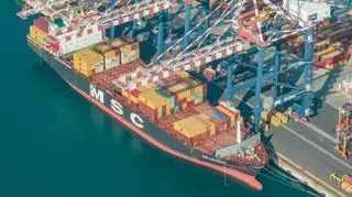 Największy włoski port kontenerowy Gioia Tauro w południowo-włoskim regionie Kalabria