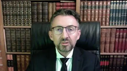 "Trybunał tym orzeczeniem ośmieszył nie tylko siebie, ale także Polskę"