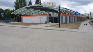 Przystanek Piaśnicka/Rynek od zewnątrz