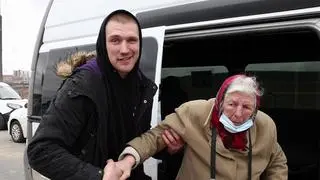 23-letni Sania ewakuował mieszkańców Irpienia