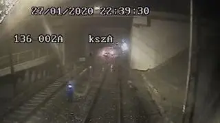 Bus jechał torami tuż przed pociągiem