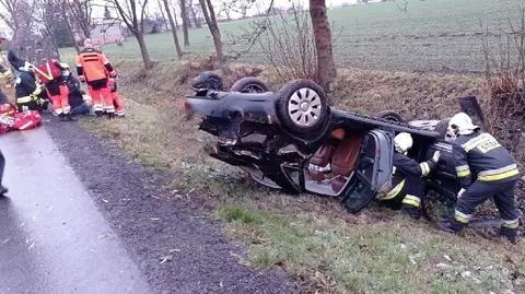 Dachowanie samochodu w miejscowości Subkowy