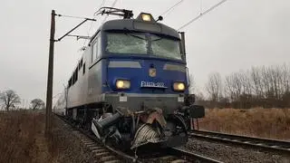 Autobus zderzył się z pociągiem relacji Gdynia Główna - Wrocław