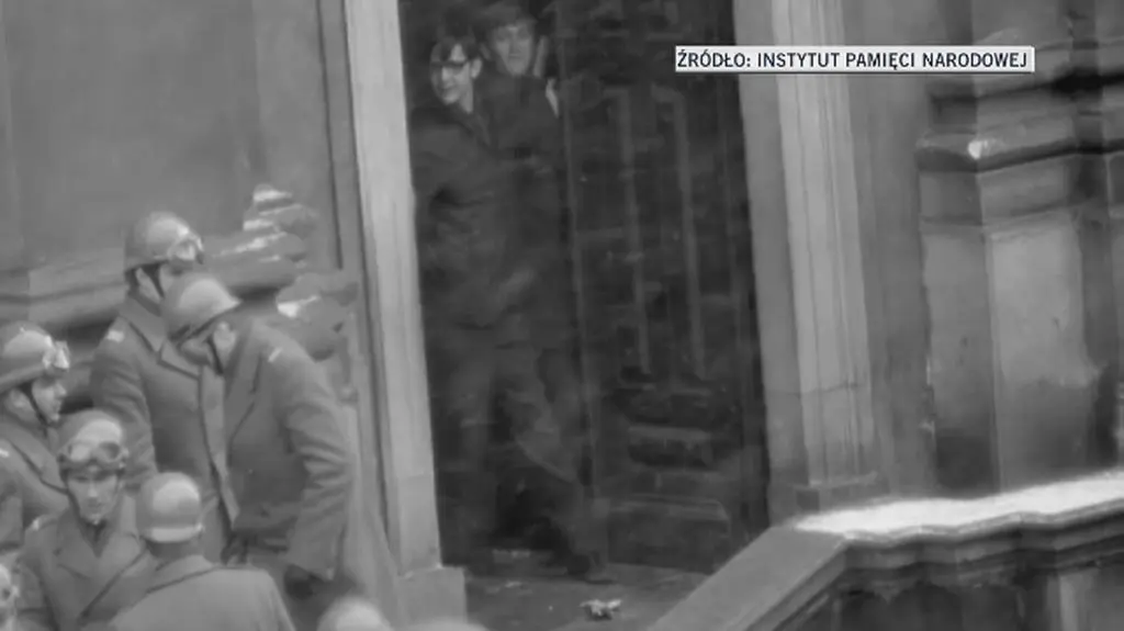 Interwencja milicji na Krakowskim Przedmieściu w Warszawie. Marzec 1968