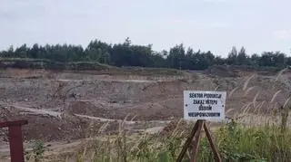 Ziemia zapadła się przy kopalni Dziewiątle pod Ostrowcem Świętokrzyskim