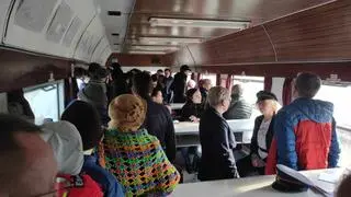 Wagon "Wars" to jedna z atrakcji historycznego pociągu