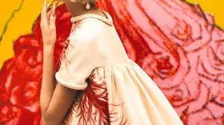 Modelka w sukni Valentino z sezonu wiosna-lato 1969