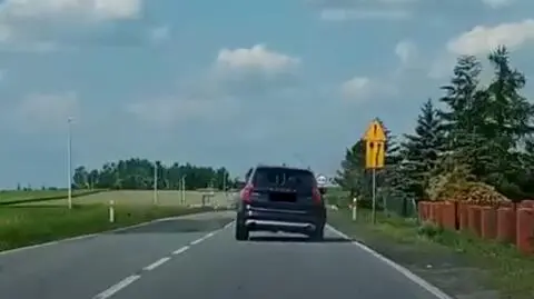 Pokłóciła się z partnerem, odjechała na samych felgach. Zatrzymali ją strażacy