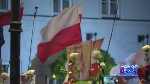 Polityczny spór o białe róże