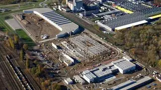 Zajezdnia ciągnie się od Centrum Handlowego M1 niemal do os