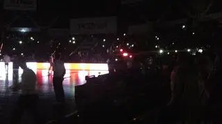 Przez 5 minut w hali zapadła całkowita ciemność