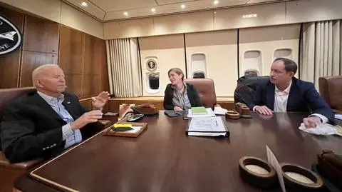Lot Joe Bidena, Samanthy Power i Marka Brzezinskiego z Rzeszowa do Warszawy