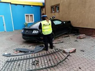Wypadek w Szczytnie. Półtoraroczne dzieci w stanie ciężkim 