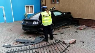 Wypadek w Szczytnie. Półtoraroczne dzieci w stanie ciężkim 
