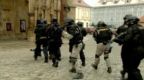 "Boję się, że pod płaszczykiem walki z terrorem będzie ograniczać się prawa obywateli"