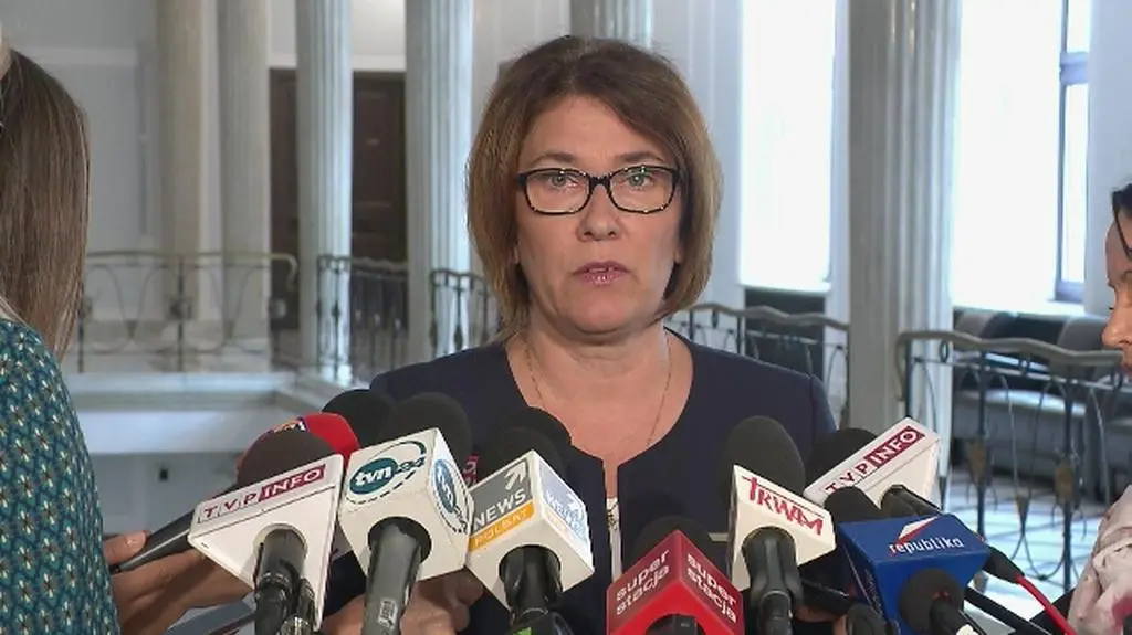 Mazurek: należy poczekać na wyjaśnienia