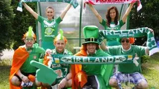 Sesja miała pokazać przyjaźń między fanami Warty i Irlandii