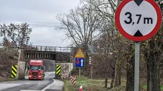 Wiadukt kolejowy nad Drogą Krajową 14 w miejscowości Krępa