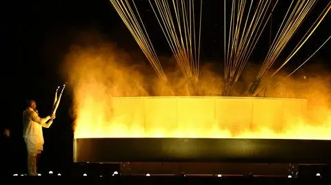 Znicz olimpijski zapłonął. Unosi się nad Paryżem