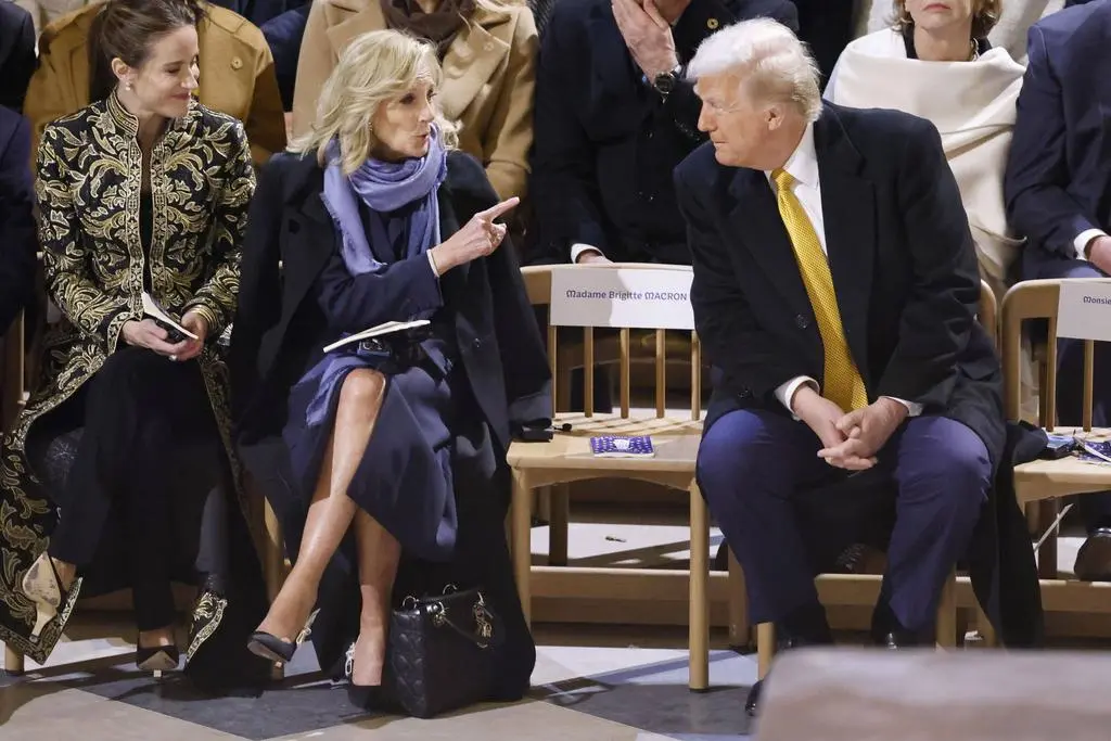 Jill Biden i Donald Trump podczas uroczystości otwarcia katedry Notre Dame, grudzień 2024 r.