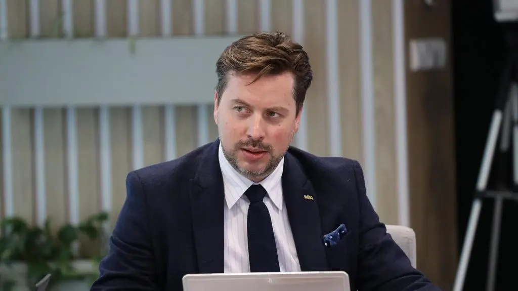 Artur Białoszewski (ekspert NIL): na stażu lekarz, który wychodzi z uczelni, spotyka się faktycznie z systemem ochrony zdrowia