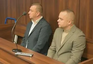 Chwycili za kredę, przypomnieli o referendum. Staną przed sądem