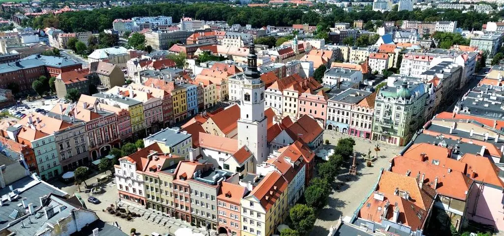 "Gramy w brydża, w kości, pijemy kawkę i cieszymy się z życia"
