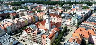 "Gramy w brydża, w kości, pijemy kawkę i cieszymy się z życia"