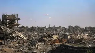 Życie wraca do miasta Gaza
