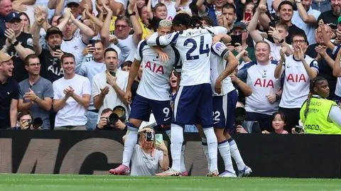 Gra Premier League. Klub Polaka uratował punkt, grając w dziesiątkę