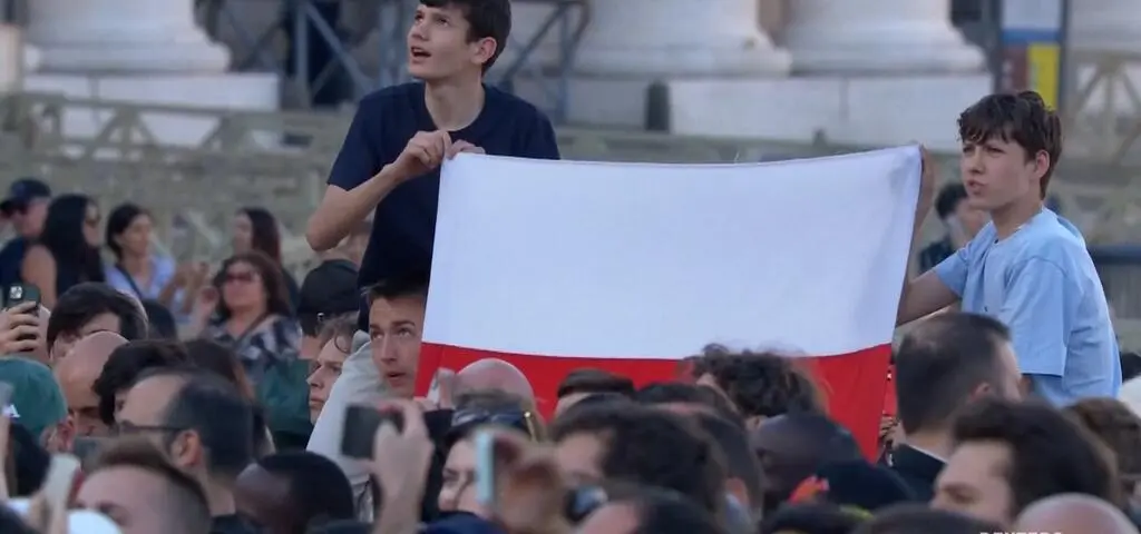 Tłumy i radość na Placu Świętego Piotra. Transmisja w TVN24+