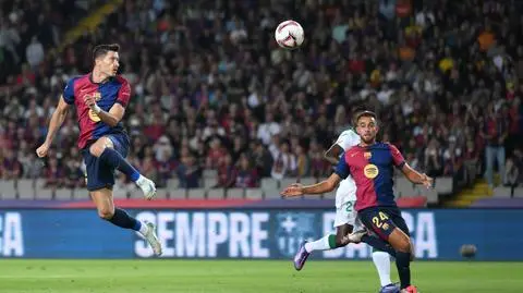 Siódme zwycięstwo Barcelony i siódmy gol Lewandowskiego