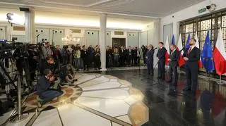 Liderzy partii tworzących koalicję po wyborach, ale przed powołaniem nowego rządu, 24 października 2023 roku