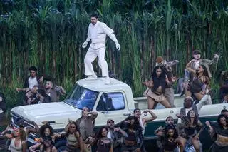 Bad Bunny podczas Super Bowl