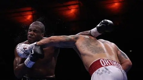 Piekielny nokaut. Usyk wciąż niepokonany 